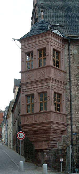 wiederaufgebauter Renaissanceerker an der Fassade des Neuen Schlosses (Amtsgericht)